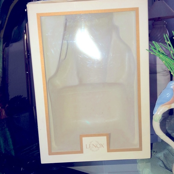 NIB LENOX PETALS AND PEARLS VASE - Picture 7 of 9